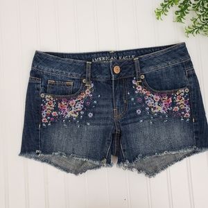 American Eagle Denim Cut Off Shorts Floral Embroidered Shorts size 2 Cotton Boho